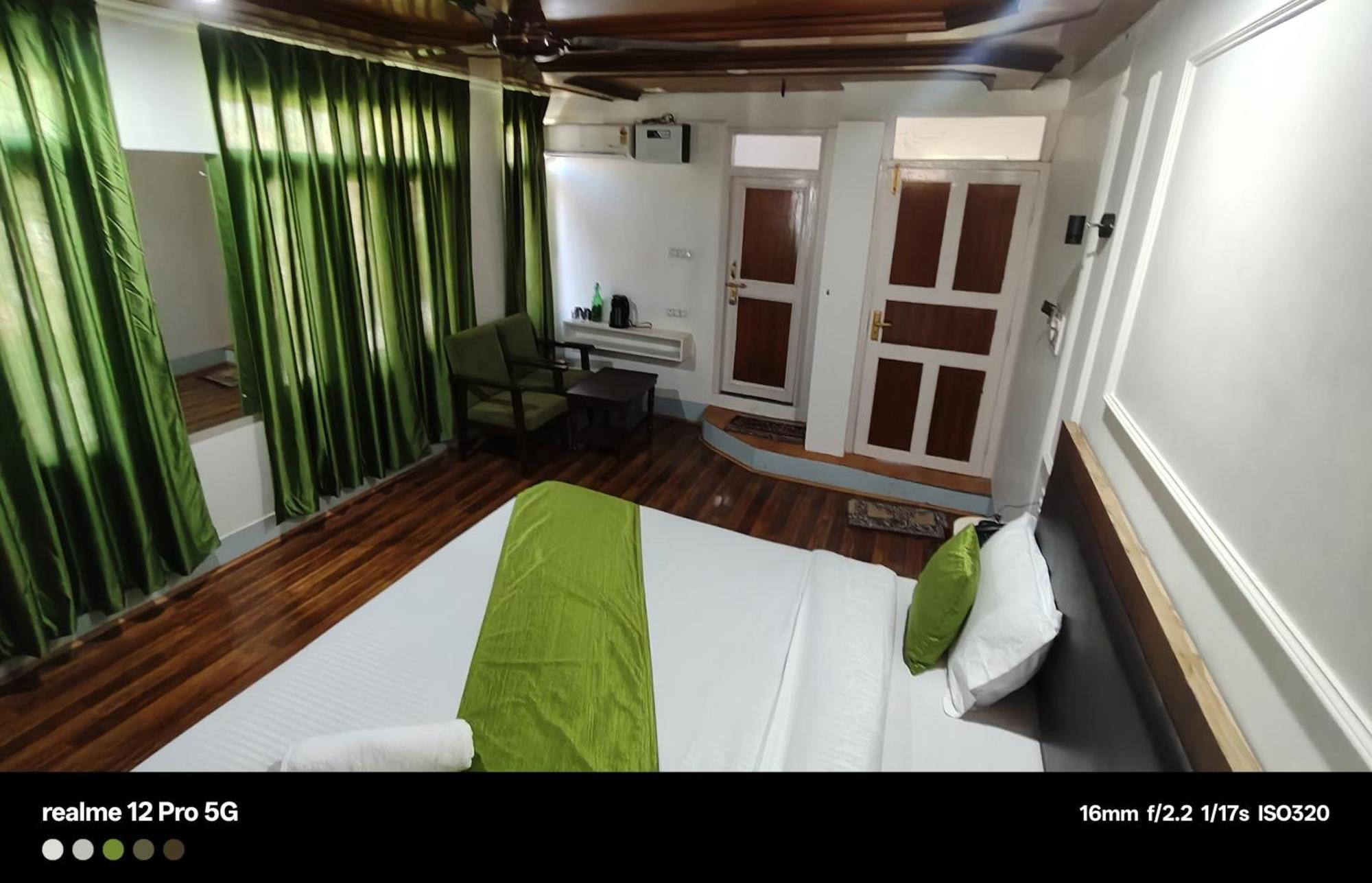 King Umar Palace Jamb Экстерьер фото